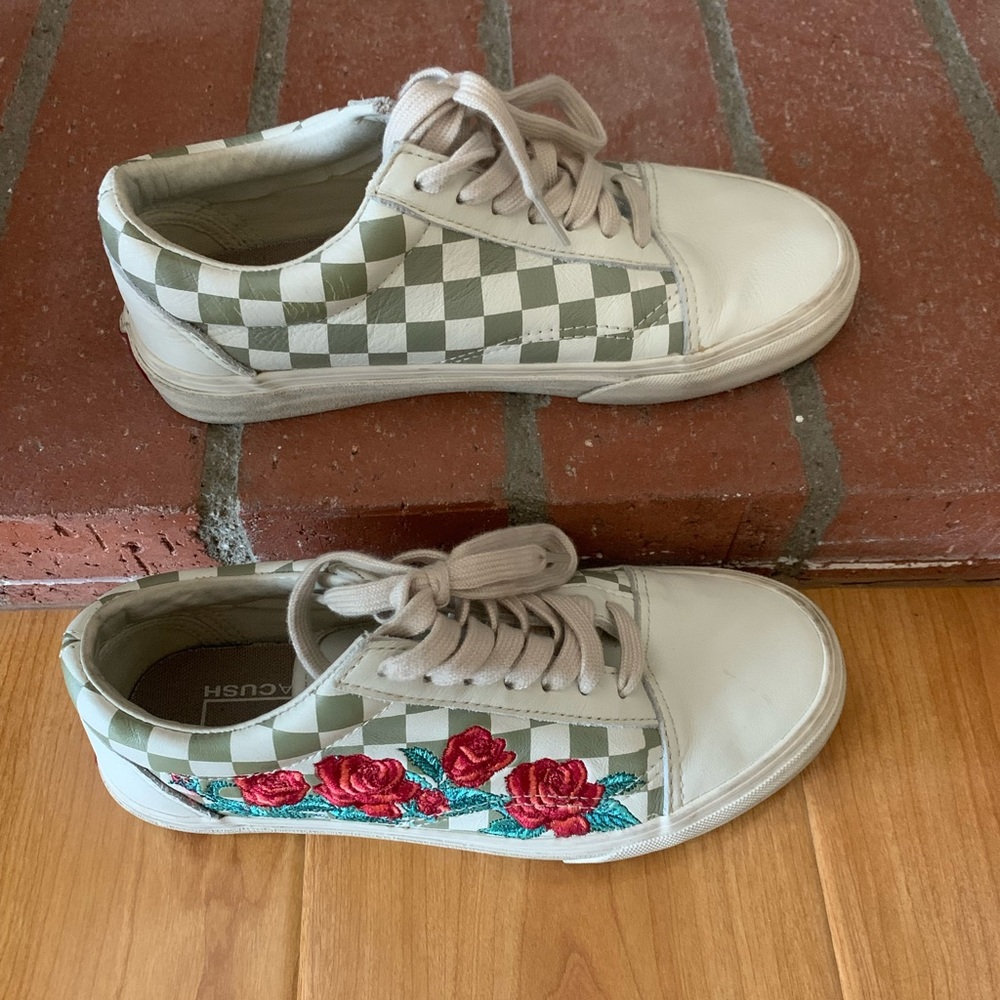 Old Skool rose embroidered and checkered vans
